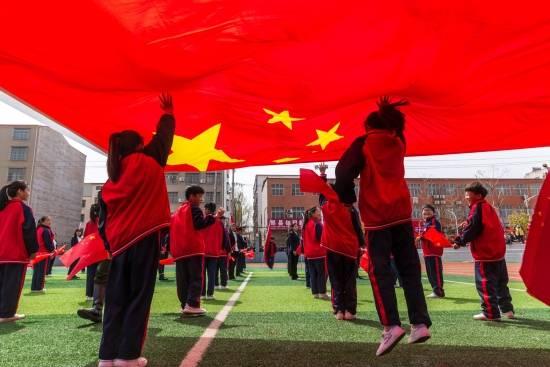 面对同样任劳任怨治河的陈潢,康熙眼里没了欣赏却满是嫌弃